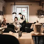 Hotel Strasserwirt - Ansitz Zu Tirol 4*