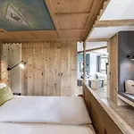 Strasserwirt - Ansitz Zu Tirol 4*