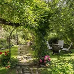 Strasserwirt - Ansitz Zu Tirol Отель