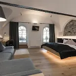 Strasserwirt - Ansitz Zu Tirol Отель 4*