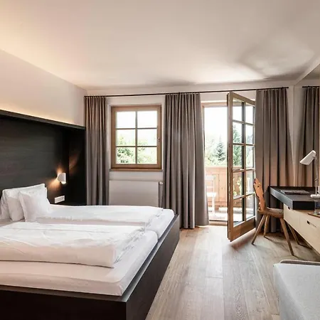 Strasserwirt - Ansitz Zu Tirol Hotel