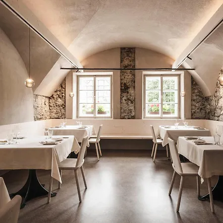 Hotel Strasserwirt - Ansitz Zu Tirol Strassen