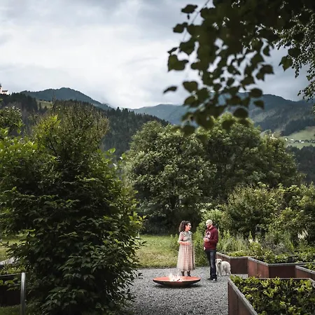 Отель Strasserwirt - Ansitz Zu Tirol 4*