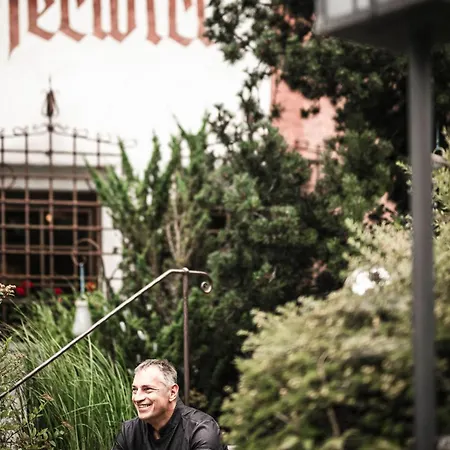 Strasserwirt - Ansitz Zu Tirol Strassen