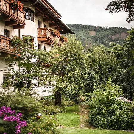 Hotel Strasserwirt - Ansitz Zu Tirol Strassen