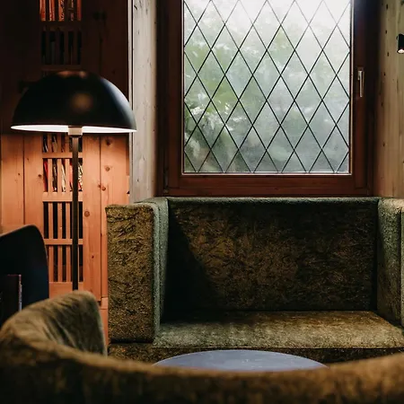 Otel Strasserwirt - Ansitz Zu Tirol