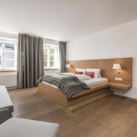 Strasserwirt - Ansitz Zu Tirol 4* Strassen