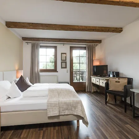 Strasserwirt - Ansitz Zu Tirol Otel 4*