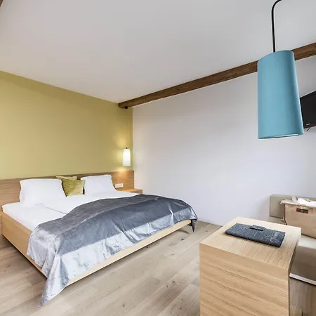 Strasserwirt - Ansitz Zu Tirol Otel 4*
