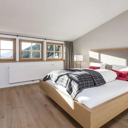 酒店 Strasserwirt - Ansitz Zu Tirol 4*