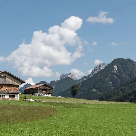 Hotel Strasserwirt - Ansitz Zu Tirol