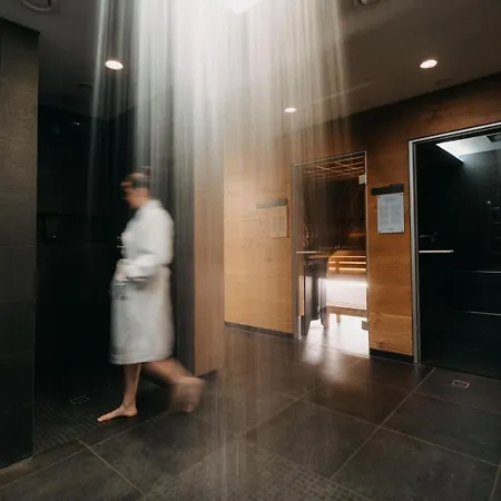 Hotel Strasserwirt - Ansitz Zu Tirol Strassen