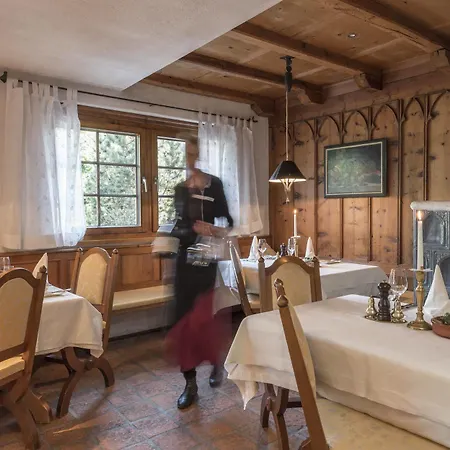 Strasserwirt - Ansitz Zu Tirol 4* Strassen
