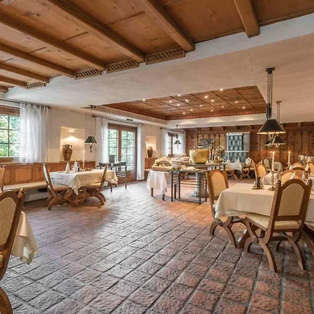 Strasserwirt - Ansitz Zu Tirol Hotel