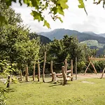 Strasserwirt - Ansitz Zu Tirol Strassen