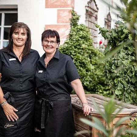 Hotel Strasserwirt - Ansitz Zu Tirol