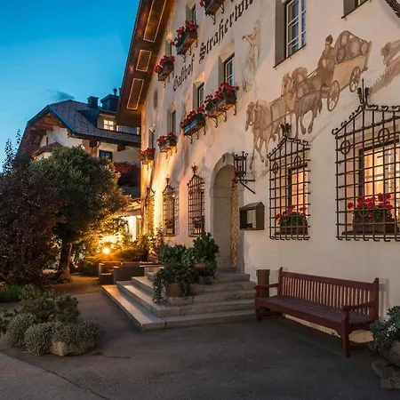 فندق Strasserwirt - Ansitz Zu Tirol ستراسن