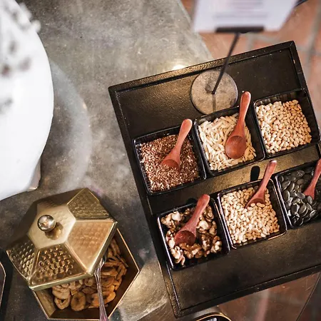 Strasserwirt - Ansitz Zu Tirol 4*