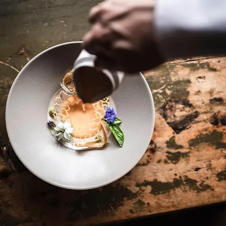 Hotel Strasserwirt - Ansitz Zu Tirol