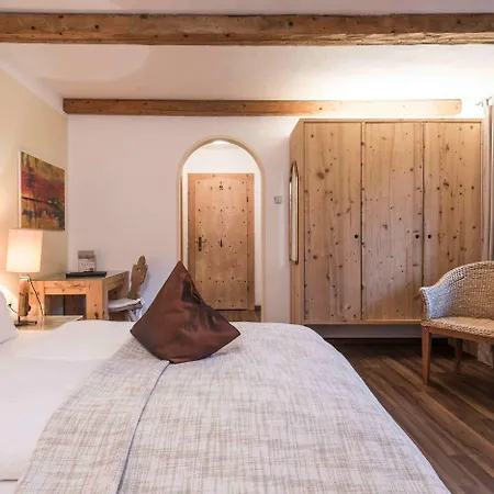 Strasserwirt - Ansitz Zu Tirol