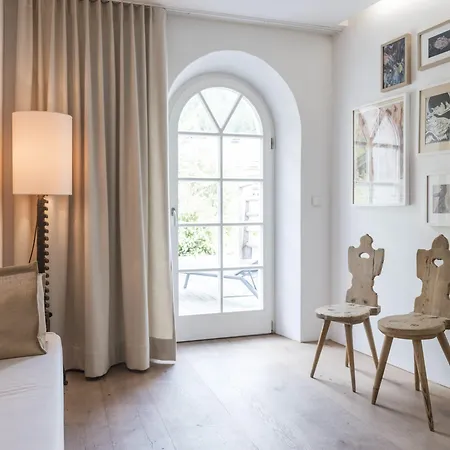 Strasserwirt - Ansitz Zu Tirol Strassen