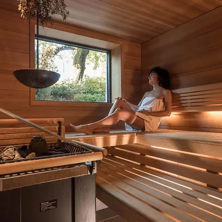 Hotel Strasserwirt - Ansitz Zu Tirol 4*