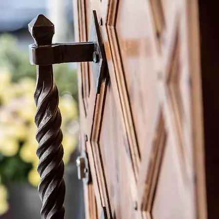 Hotel Strasserwirt - Ansitz Zu Tirol