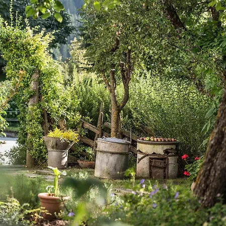 Strasserwirt - Ansitz Zu Tirol فندق ستراسن